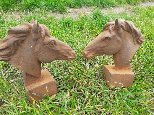 Photo SUPERBE TETE DE CHEVAL EN FONTE image 2/4