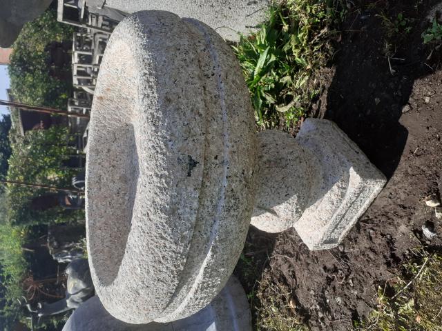 Photo Superbe vasque , jardinière en granit image 2/6