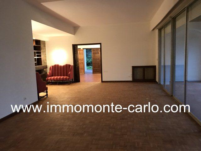 Photo Superbe villa avec piscine à louer au quartier  Souissi image 2/5