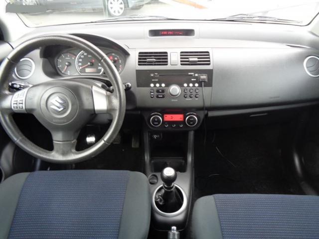 Photo Suzuki Swift 1.3 DDIS 75 CV GLX image 2/2