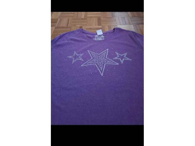 Photo T-shirt neuf violet avec étoiles Neuf image 2/2