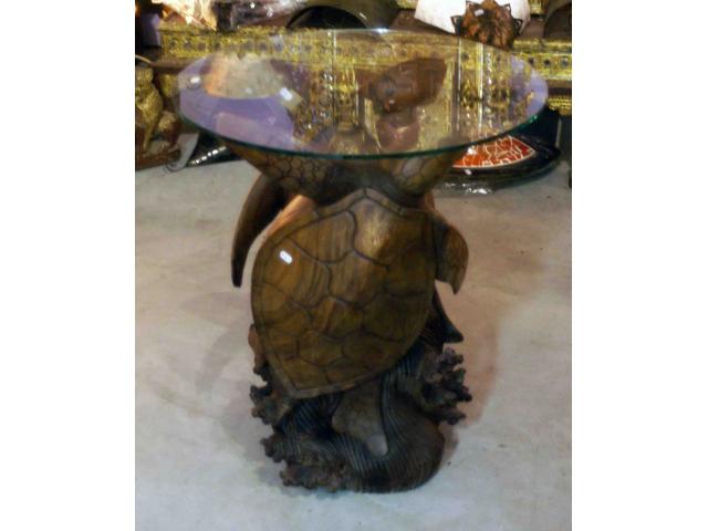 Photo table basse tortue en bois - H: 68 cm image 2/3