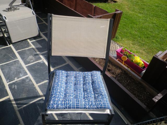 Photo table +chaises image 2/2