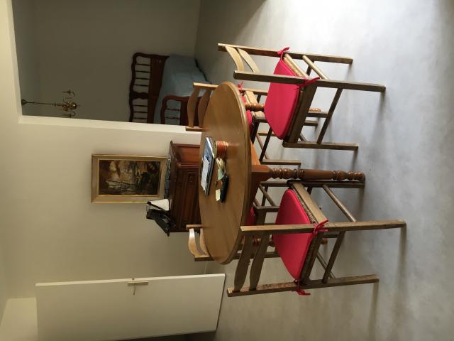 Photo Table chêne et 4 chaises image 2/3