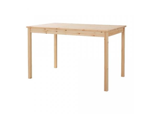 Photo TABLE en bois de pin IKEA image 2/2