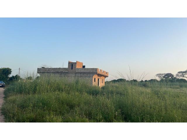 Photo Terrain 300 mètres carrés à vendre à Malicounda Sénégal image 2/3