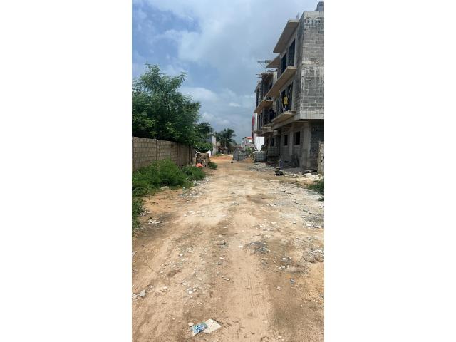 Photo Terrain 300 mètres carrés à vendre à Saly Sénégal image 2/4