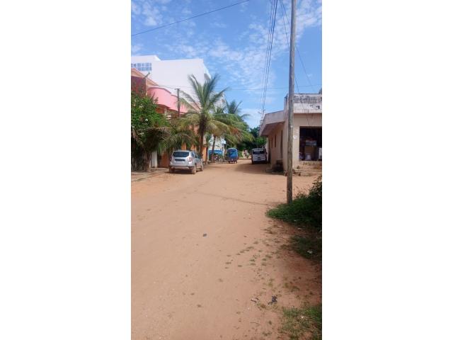 Photo Terrain de 300 mètres carrés à vendre à Saly Sénégal image 2/3