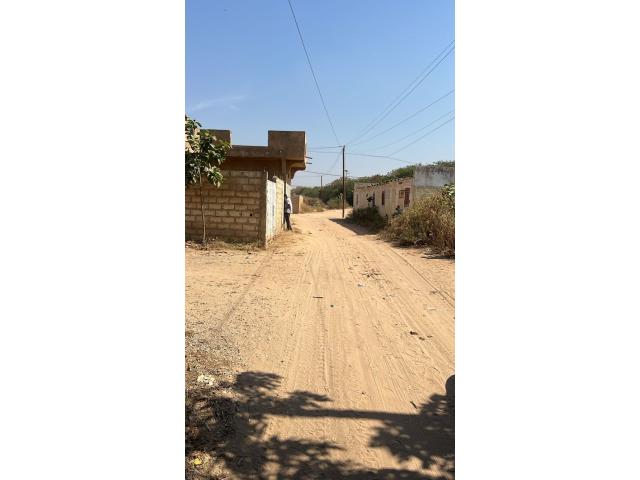 Photo Terrain de 300 mètres carrés à vendre à Saly Sénégal image 2/4