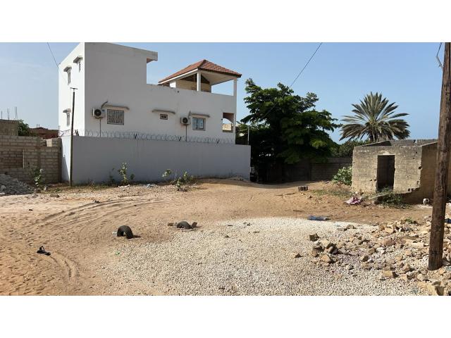 Photo Terrain de 300 mètres carrés à vendre à Saly Sénégal image 2/4