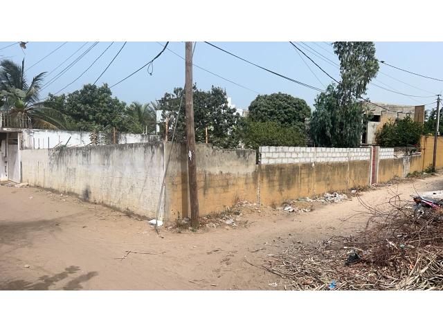 Photo Terrain de 400 mètres carrés à vendre à Saly Sénégal image 2/4
