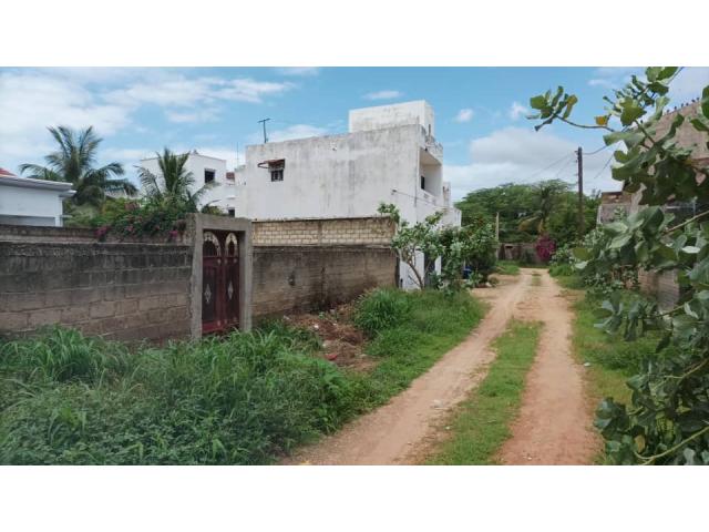 Photo Terrain de 600 mètres carrés à vendre à Saly Sénégal image 2/2
