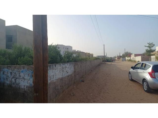 Photo Terrain de 600 mètres carrés délibération à Saly image 2/5