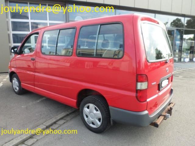 Photo Toyota HiAce D-4D 9 places Monospace image 2/3