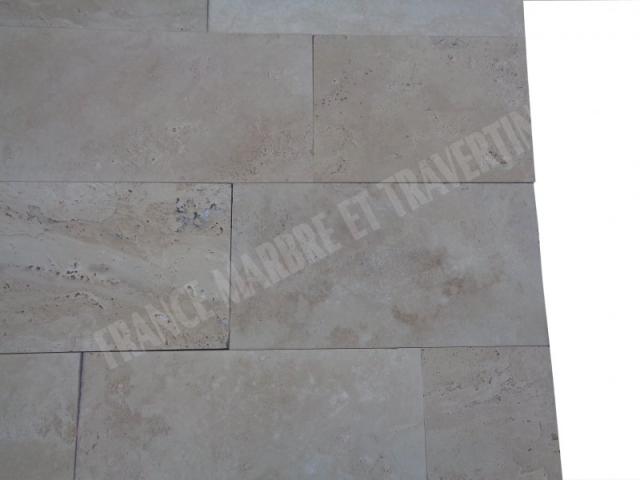 Photo Travertin Beige Clair Bande Libre image 2/5