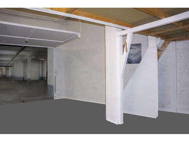 Photo Très beau grand box garage avec mezzanine aménagé avec mezzanine à Uccle image 2/6