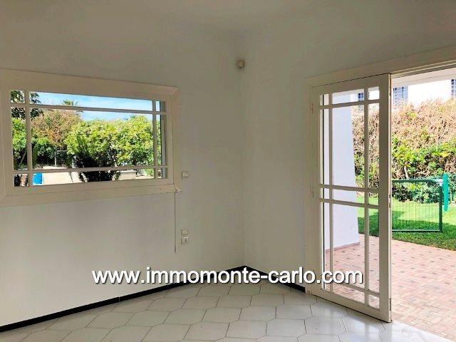 Photo Très belle villa avec piscine à louer à Souissi Rabat image 2/6