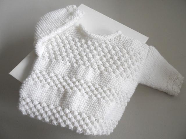 Photo Tricot bébé ensemble laine blanc mixte image 2/5
