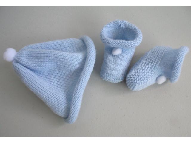 Photo Tricot laine bébé fait main bonnet bleu à pompon image 2/6