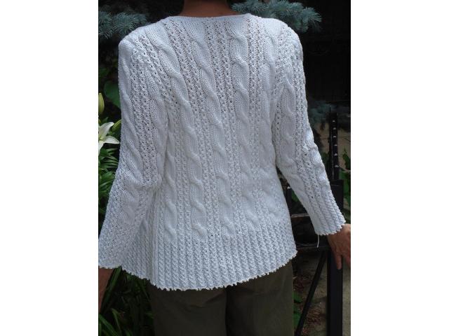 Photo Tricoteuse  main professionnelle  tous points et tout modèle cours de tricot enfants et adultes image 2/4
