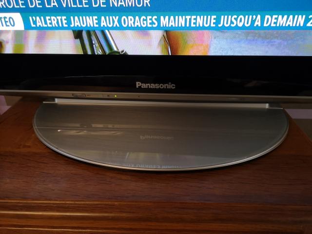 Photo TV Panasonic VIERA TX-P42V10E image 2/3