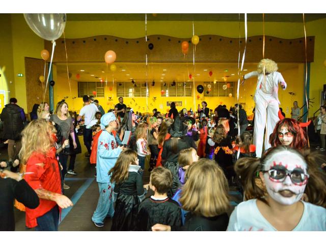 Photo Un spectacle clownesque d'Halloween dans votre école, pour votre association ou une animation déambu image 2/6