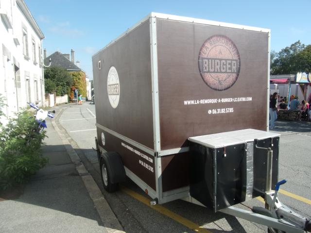 Photo URGENT! VENDS REMORQUE FOOD TRUCK EQUIPEE image 2/4