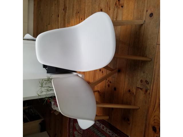 Photo Vend 4 chaise SARA blanches image 2/2
