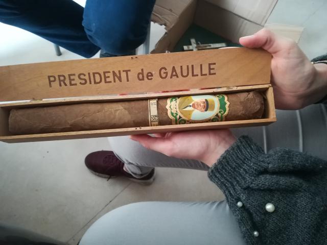 Photo Vend cigare president Charles de Gaulle image 2/3