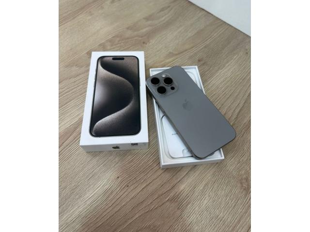 Photo VEND IPhone 15 pro Max 256 go neuf avec boîte image 2/2