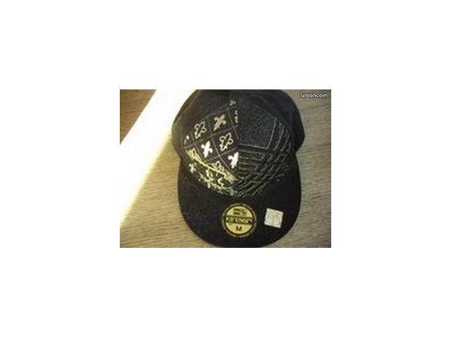 Photo vend jogging pour homme image 2/3