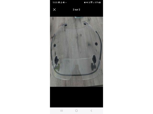 Photo Vend pare-brise moto image 2/2