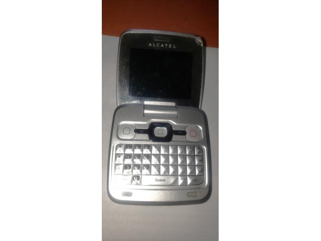 Photo Vend téléphone mobile Alcatel 2.0 à  clapet blanc image 2/3