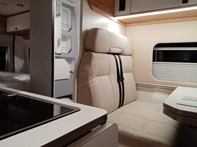 Photo VENDS FOURGON BAVARIA K600 GX FIT NEUF image 2/5