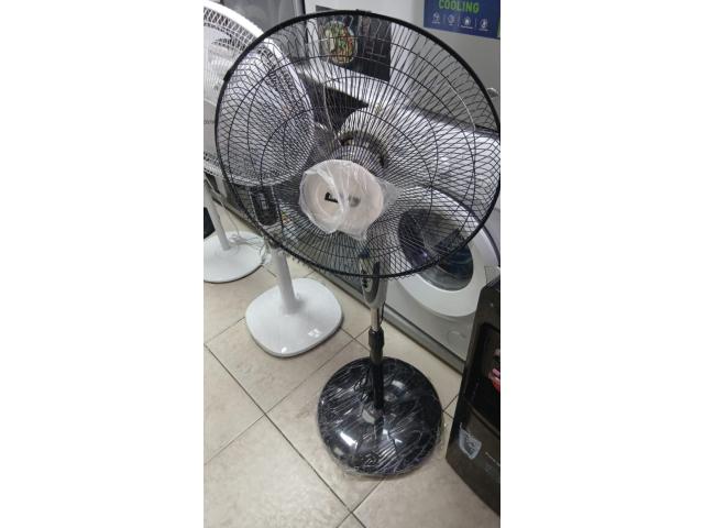 Photo VENTE DE VENTILATEURS MURAUX, PLAFONNIERS, SUR PIEDS ET INDUSTRIELS image 2/5