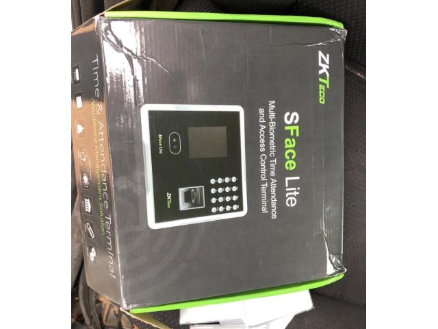 Photo VENTE ET INSTALLATION DES POINTEUSES ZKTECO F22,F19 ET F18 N°003. image 2/5
