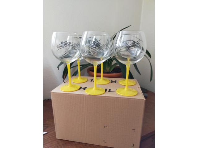 Photo verres publicitaires SCHWEPPES A PIED JAUNE image 2/2
