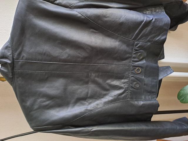 Photo Veste courte en cuir fin (peau d'agneau) noire, taille 42 image 2/6