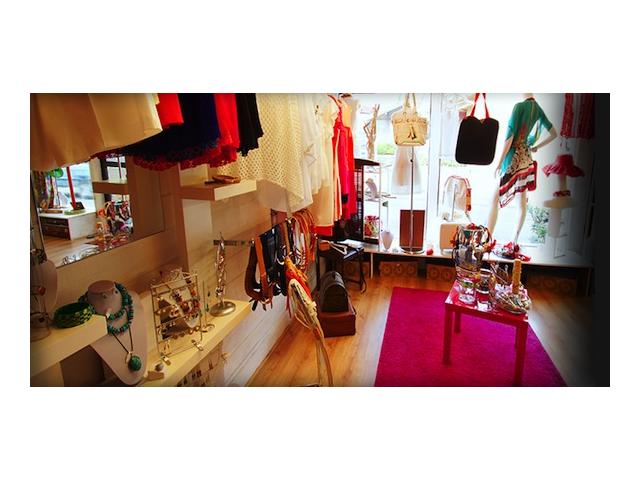Photo VIDE BOUTIQUE TOUT DOIT DISPARAÎTRE image 2/2