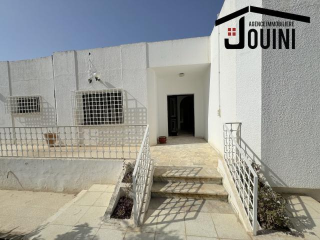 Photo Villa 1000 m2 A Ariana Borj Louzir image 2/5