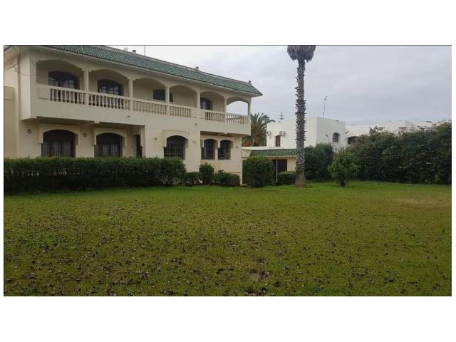 Photo villa a vendre a souissi ambassadeur image 2/4