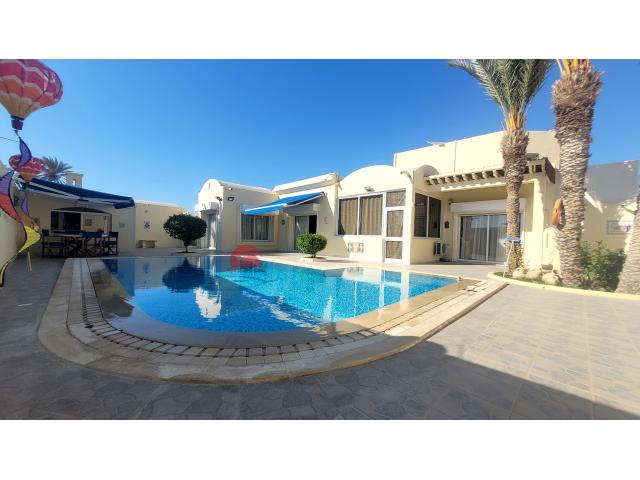 Photo Villa avec piscine à la zone touristique Midun Djerba image 2/4