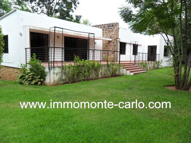 Photo Villa avec piscine à louer au quartier Souissi image 2/6