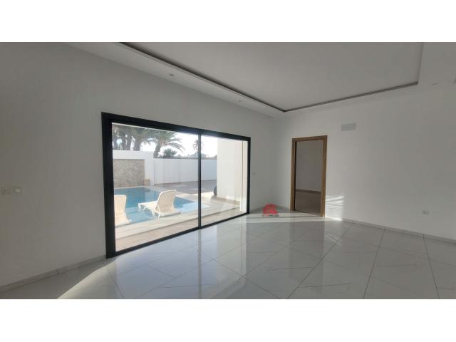 Photo VILLA AVEC PISCINE À MEZRAYA DJERBA ZA - RÉF V620 image 2/6