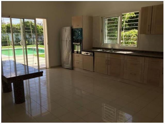Photo Villa de 1200 m² dont 420 habitable ain diab image 2/6