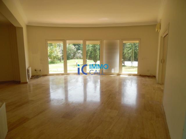 Photo Villa de 2000 m² à vendre située à Souissi image 2/6