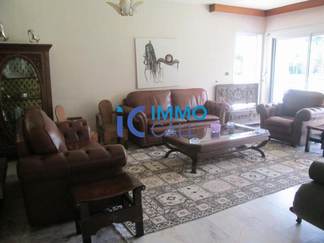 Photo Villa de 2100 m² à vendre située à Souissi image 2/6