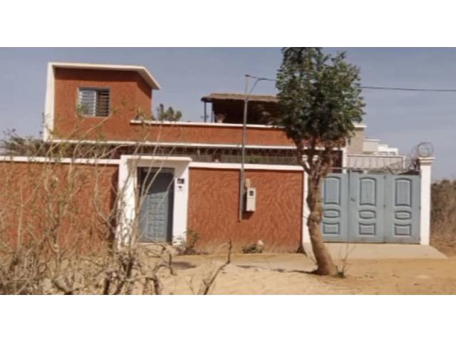 Photo Villa de 300 mètres carrés à vendre à Nguérigne Sénégal image 2/6