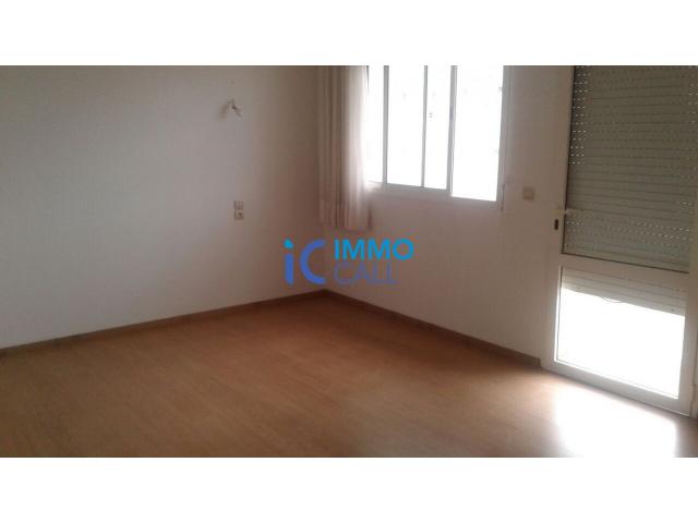 Photo Villa de 400 m² en location située à Hay Riad image 2/6
