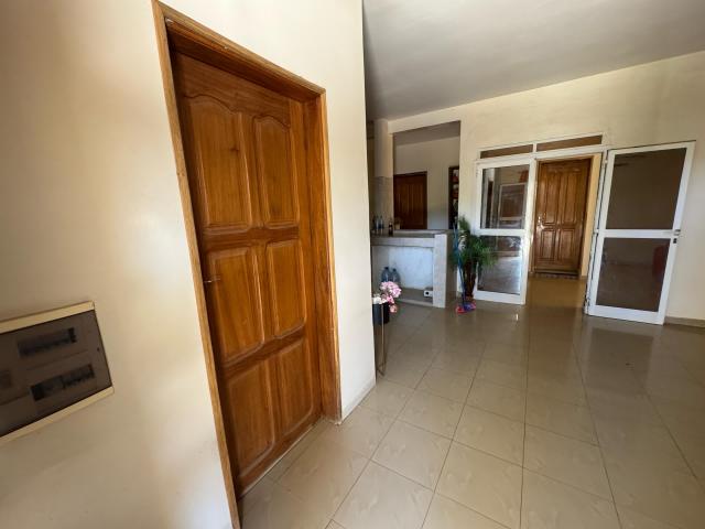 Photo Villa de 425 mètres carrés à vendre à Mbour Sénégal image 2/4